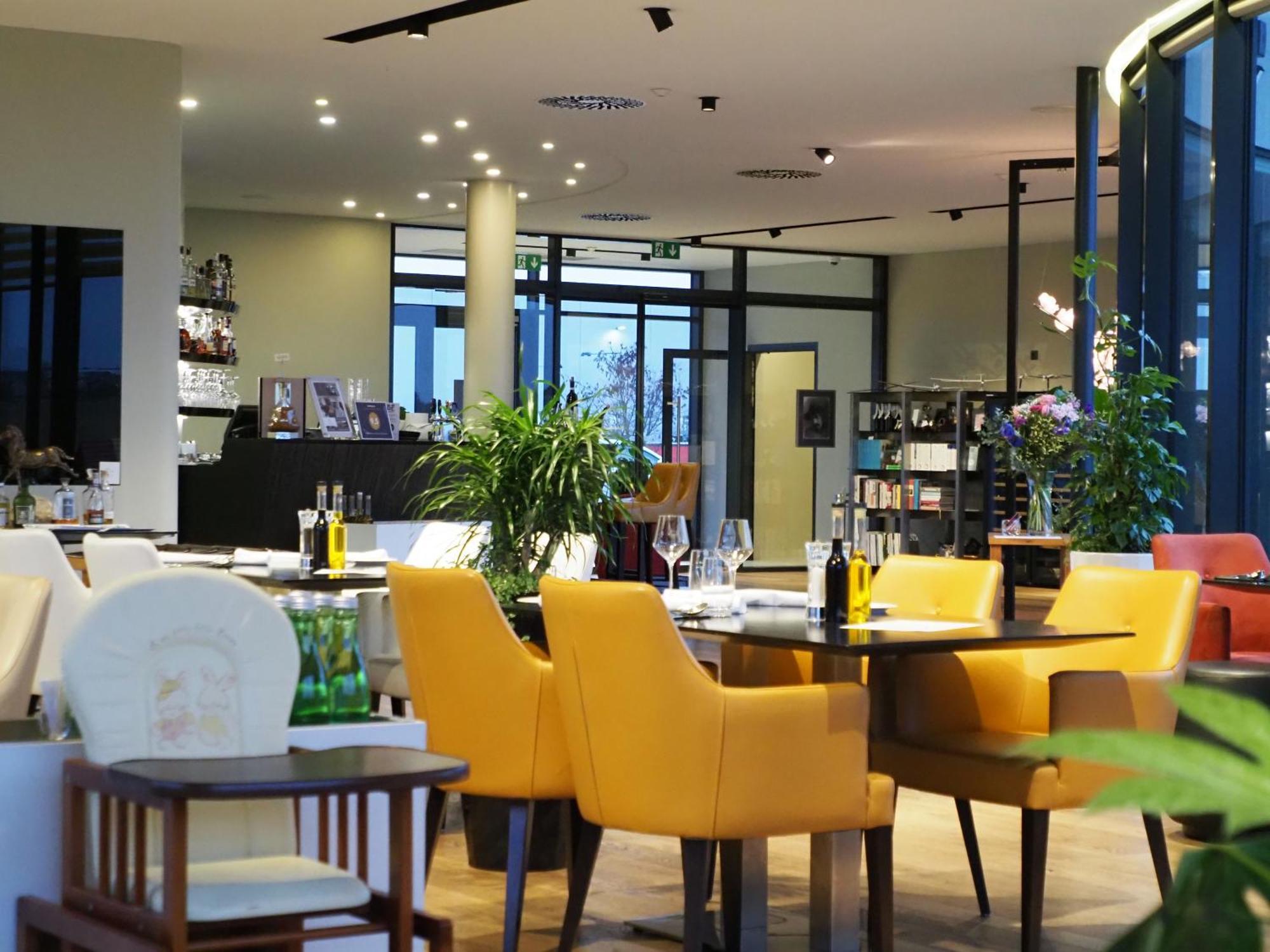 Mg Restaurace/Luxury Apartments Млада-Болеслав Екстер'єр фото