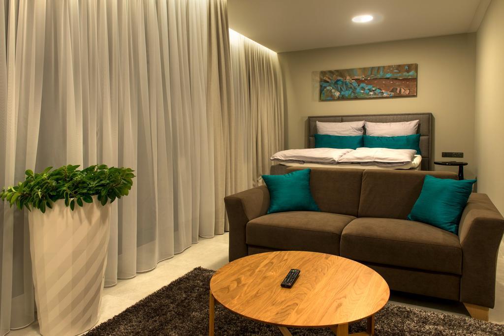 Mg Restaurace/Luxury Apartments Млада-Болеслав Екстер'єр фото
